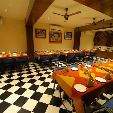 The Sky Imperial Hotel Sugam - 10 Meters From Shrinathji Temple Nathdwara Exterior photo