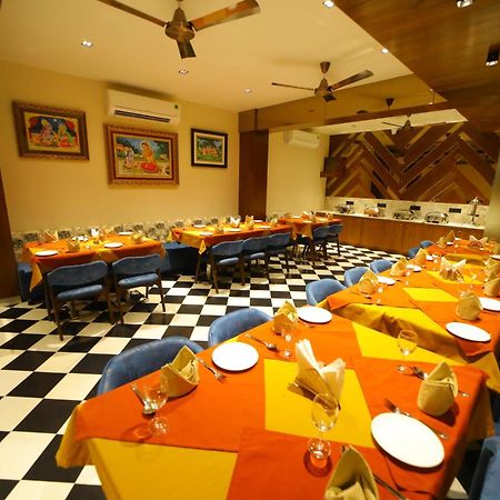 The Sky Imperial Hotel Sugam - 10 Meters From Shrinathji Temple Nathdwara Exterior photo