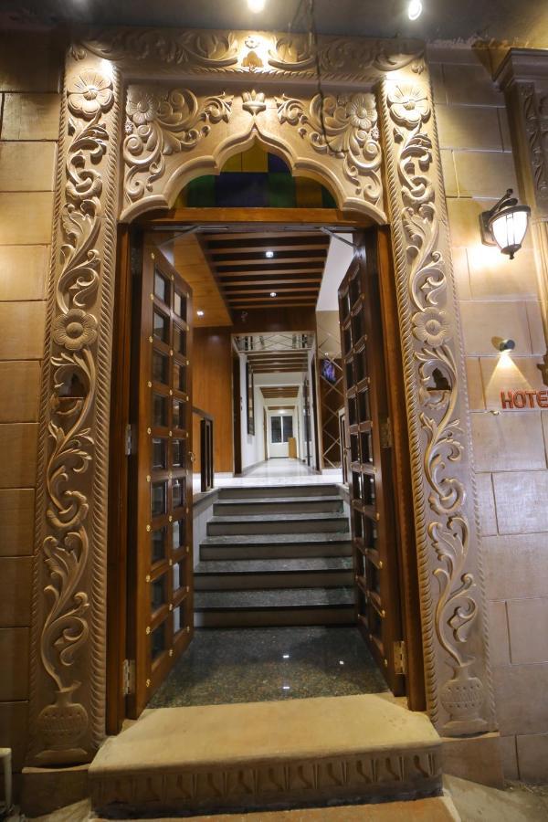 The Sky Imperial Hotel Sugam - 10 Meters From Shrinathji Temple Nathdwara Exterior photo