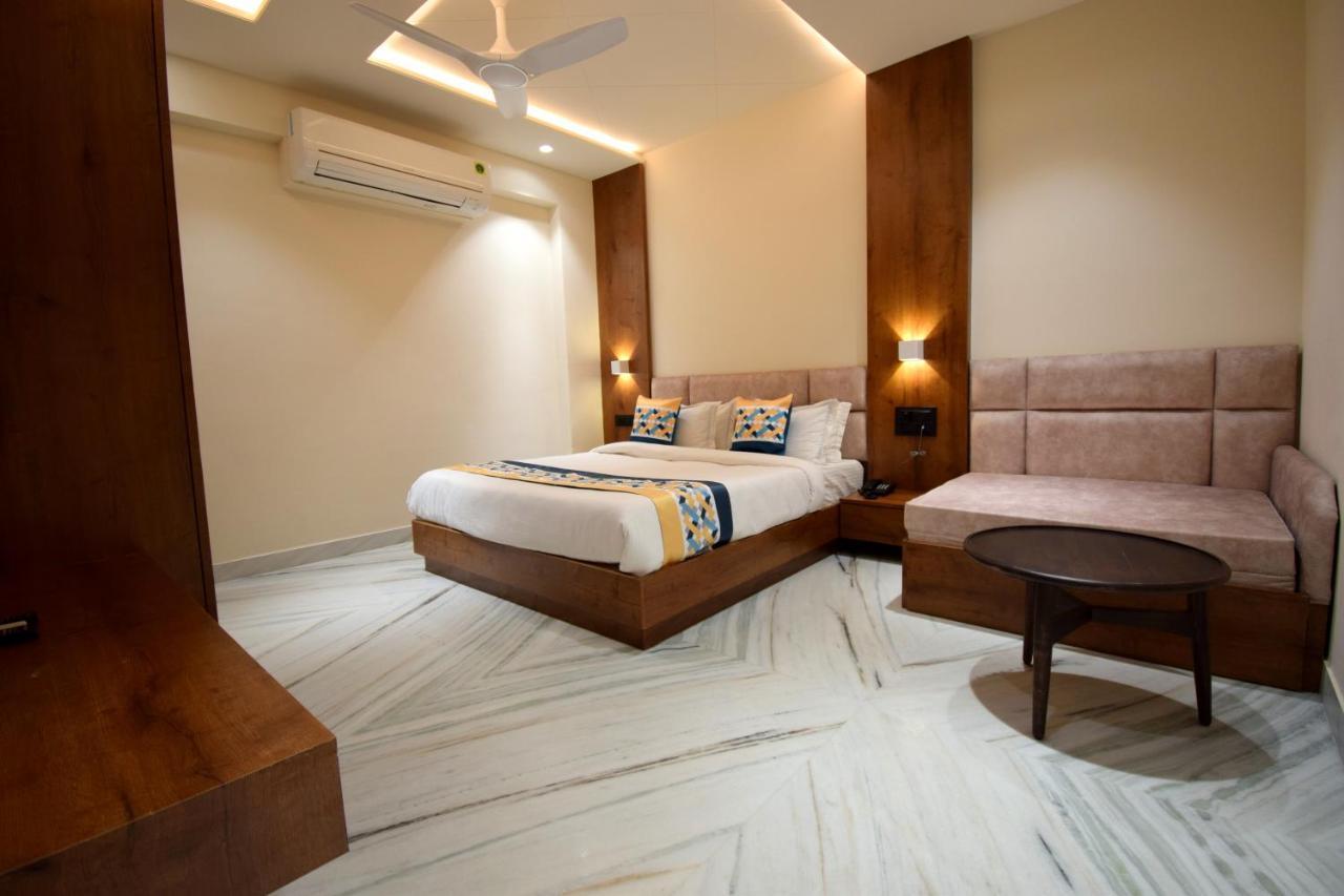 The Sky Imperial Hotel Sugam - 10 Meters From Shrinathji Temple Nathdwara Exterior photo