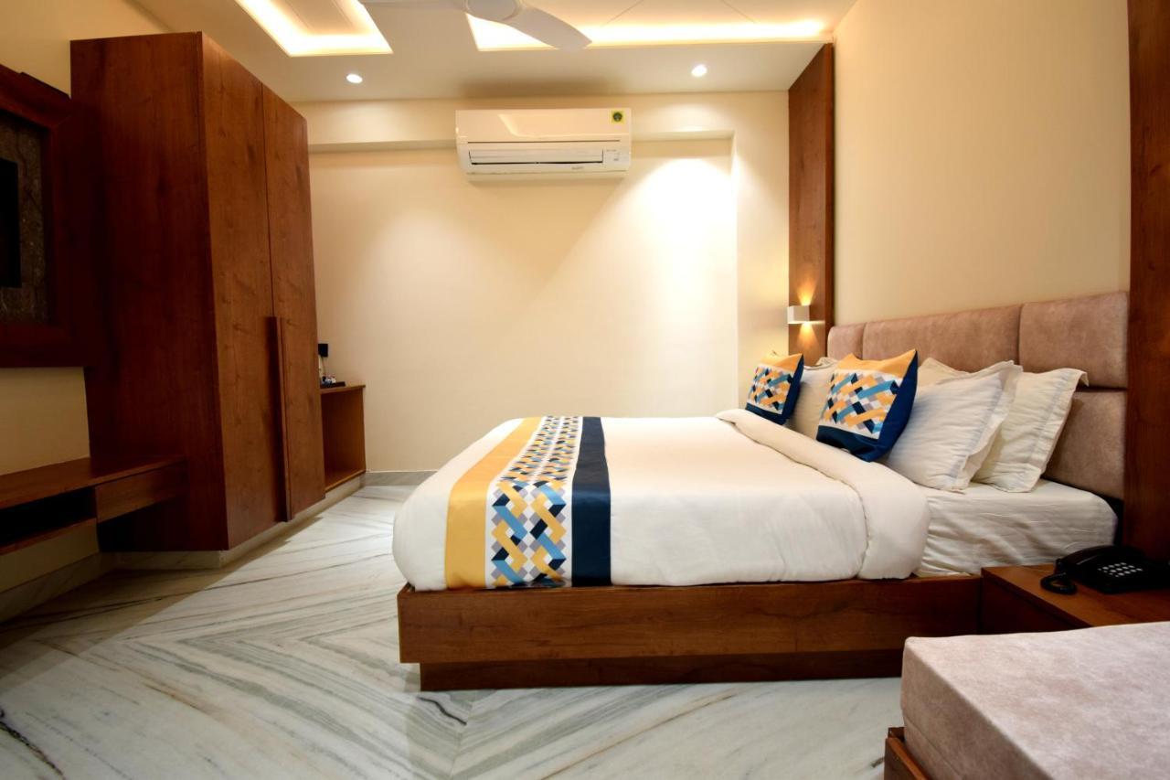 The Sky Imperial Hotel Sugam - 10 Meters From Shrinathji Temple Nathdwara Exterior photo