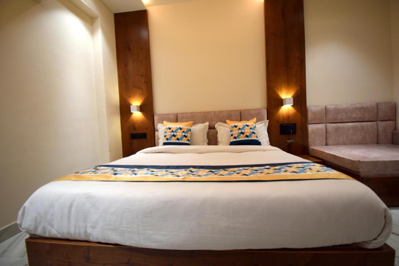 The Sky Imperial Hotel Sugam - 10 Meters From Shrinathji Temple Nathdwara Exterior photo