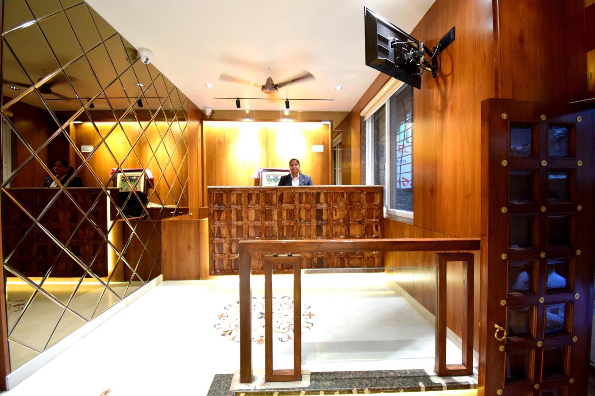 The Sky Imperial Hotel Sugam - 10 Meters From Shrinathji Temple Nathdwara Exterior photo