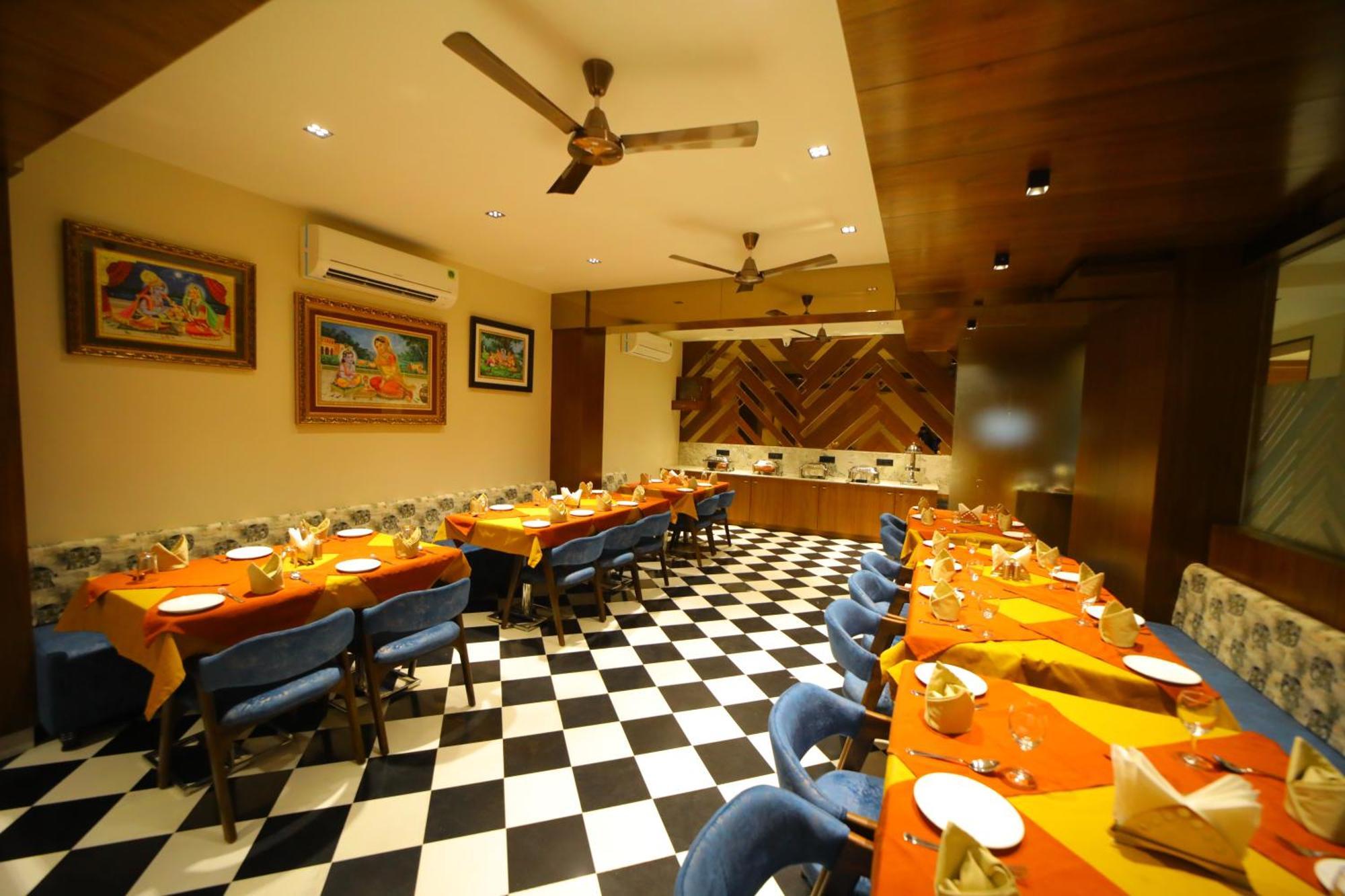 The Sky Imperial Hotel Sugam - 10 Meters From Shrinathji Temple Nathdwara Exterior photo