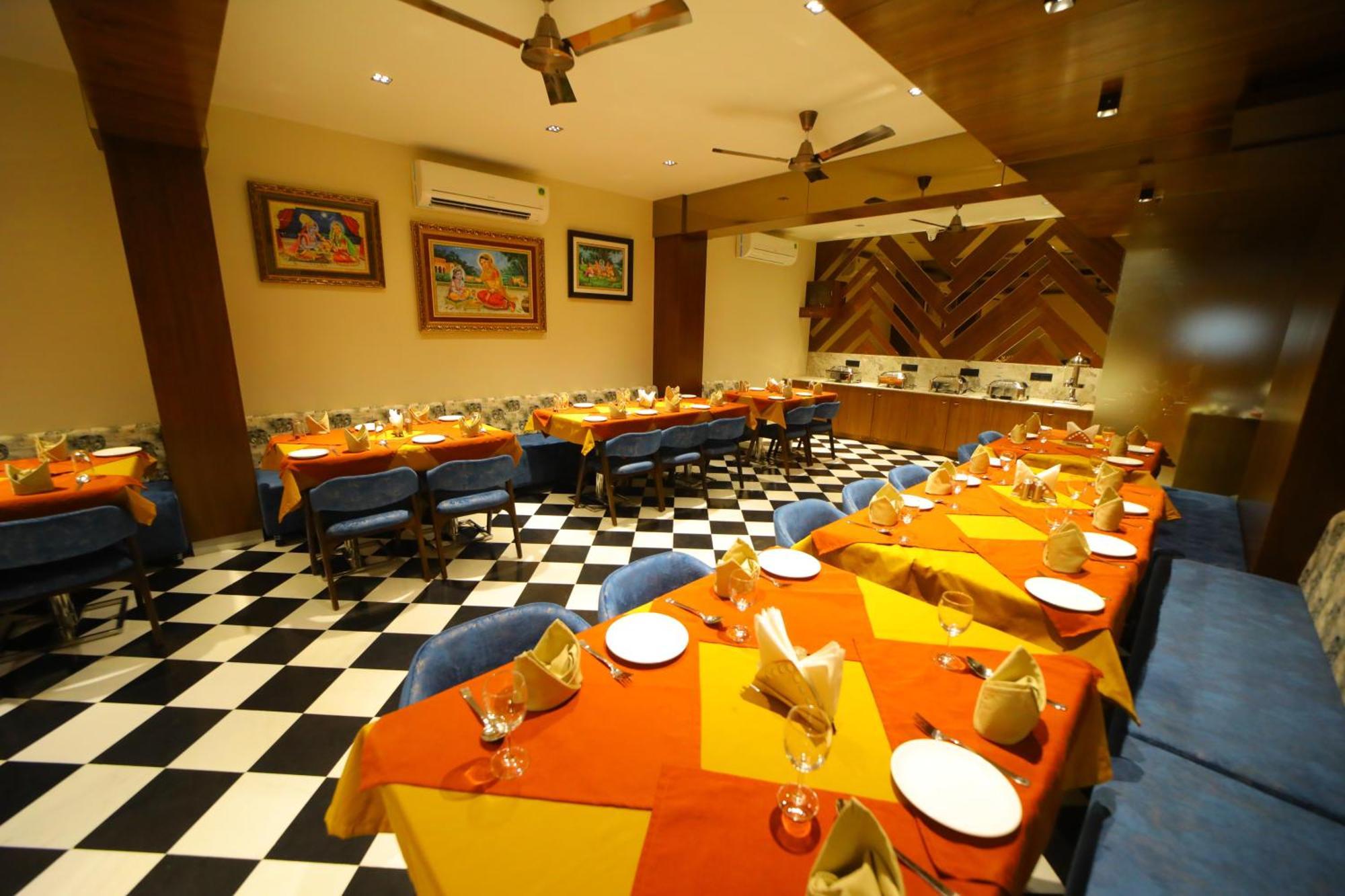 The Sky Imperial Hotel Sugam - 10 Meters From Shrinathji Temple Nathdwara Exterior photo