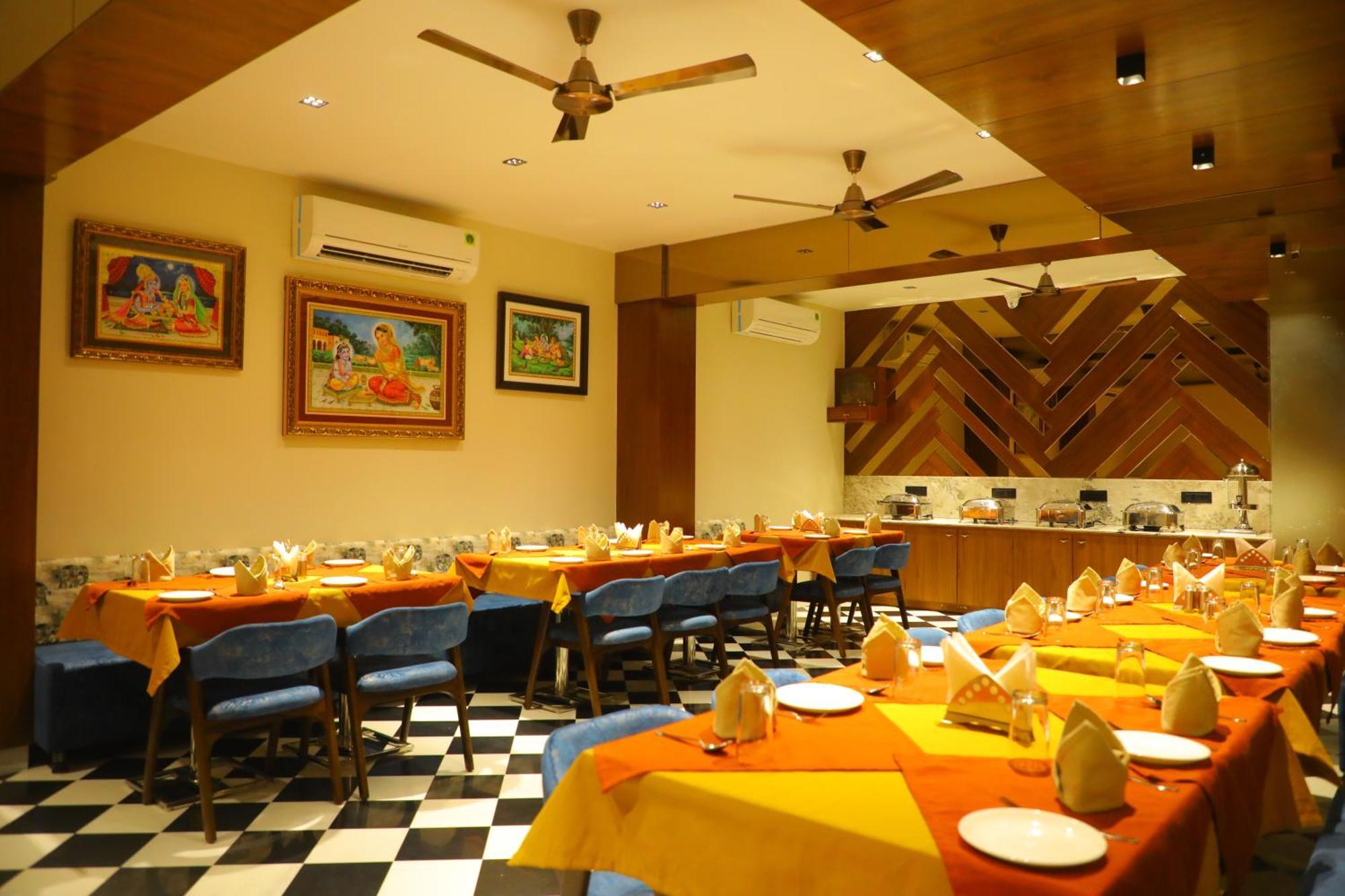 The Sky Imperial Hotel Sugam - 10 Meters From Shrinathji Temple Nathdwara Exterior photo